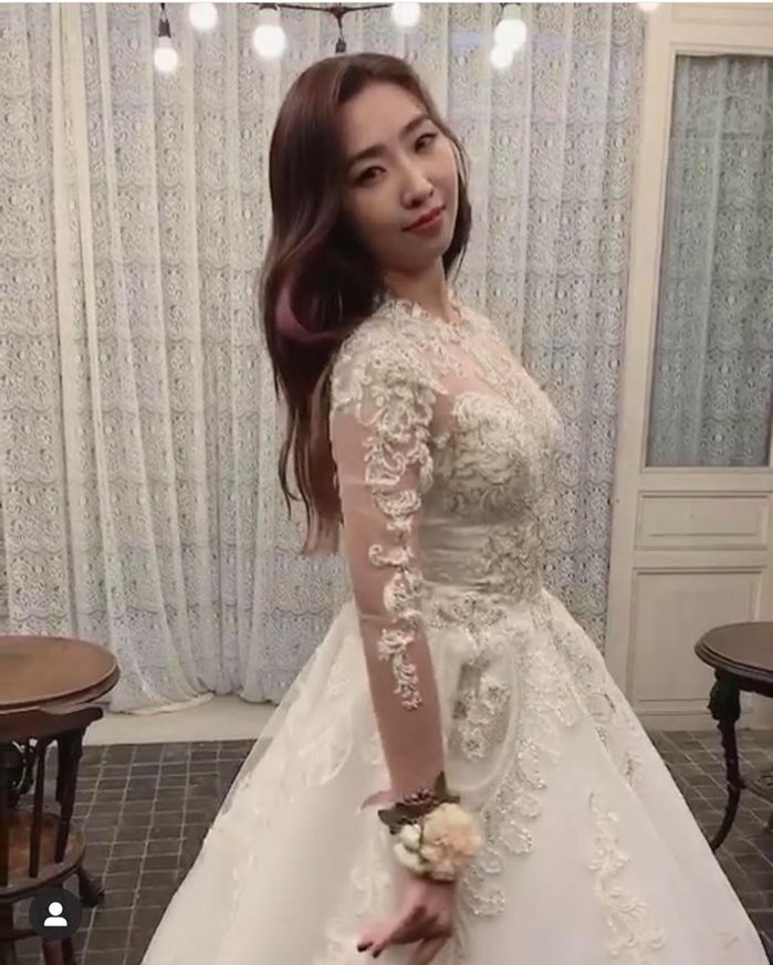 Minzy bất ngờ diện váy cưới, khoe vẻ ngoài xinh đẹp dịu dàng hiếm có