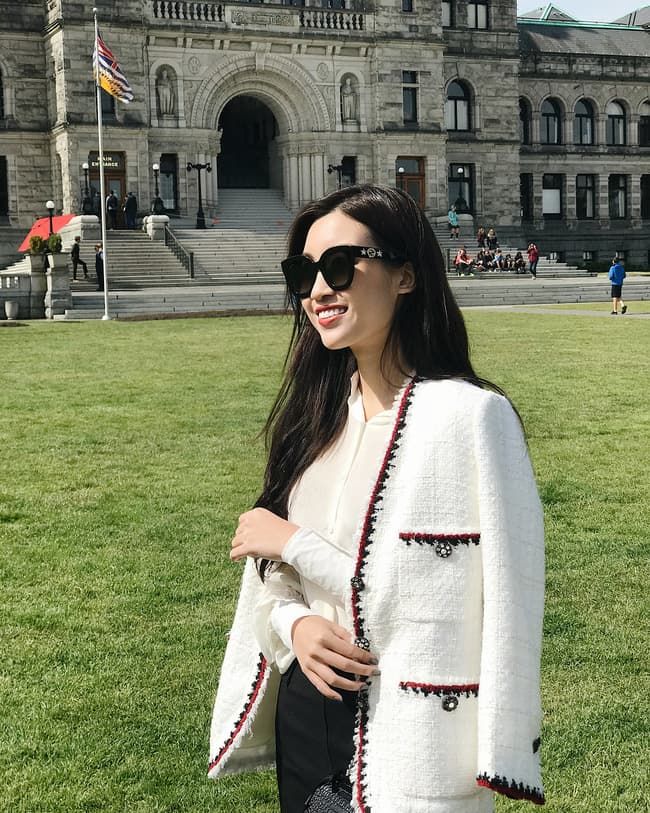 Muôn kiểu diện áo tweed sang như sao: Học Jennie “cân” set ton-sur-ton