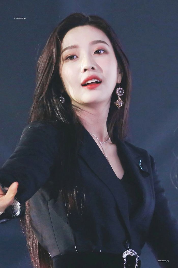 Mỹ nhân Kpop đọ thần thái xinh đẹp khi đeo khuyên tai