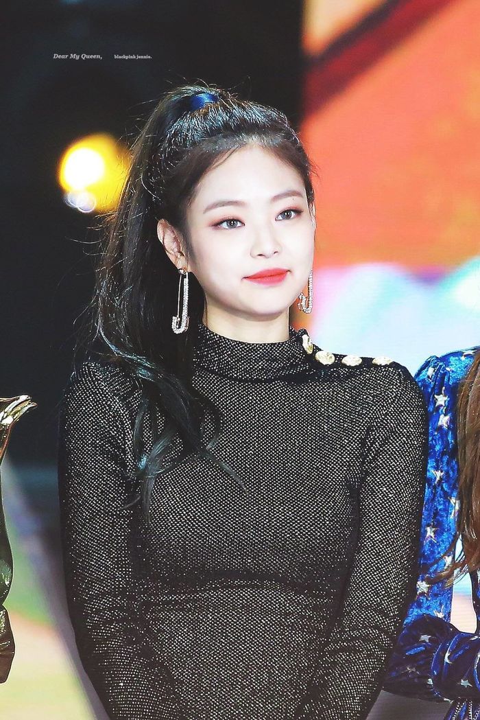 Mỹ nhân Kpop đọ thần thái xinh đẹp khi đeo khuyên tai