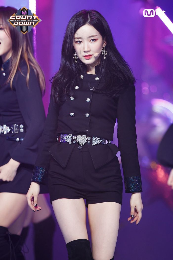 Mỹ nhân Kpop đọ thần thái xinh đẹp khi đeo khuyên tai