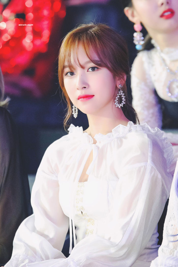 Mỹ nhân Kpop đọ thần thái xinh đẹp khi đeo khuyên tai