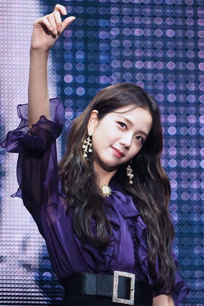 Mỹ nhân Kpop đọ thần thái xinh đẹp khi đeo khuyên tai