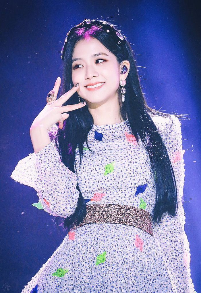 Mỹ nhân Kpop đọ thần thái xinh đẹp khi đeo khuyên tai