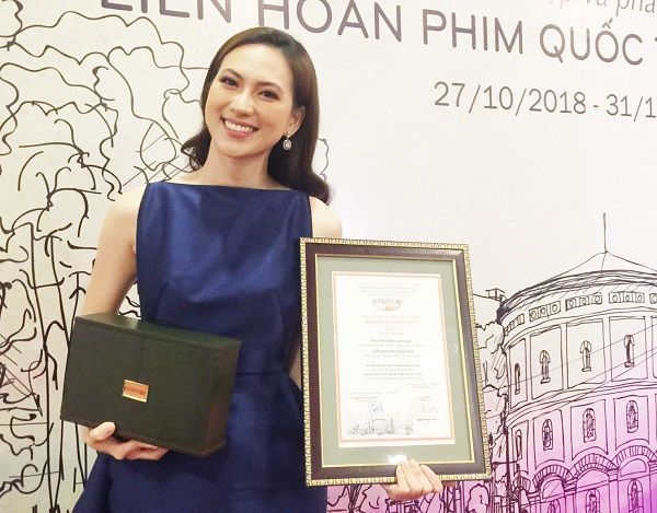 Mỹ nhân mặt mộc thế hệ mới của showbiz Việt gọi tên Phương Anh Đào