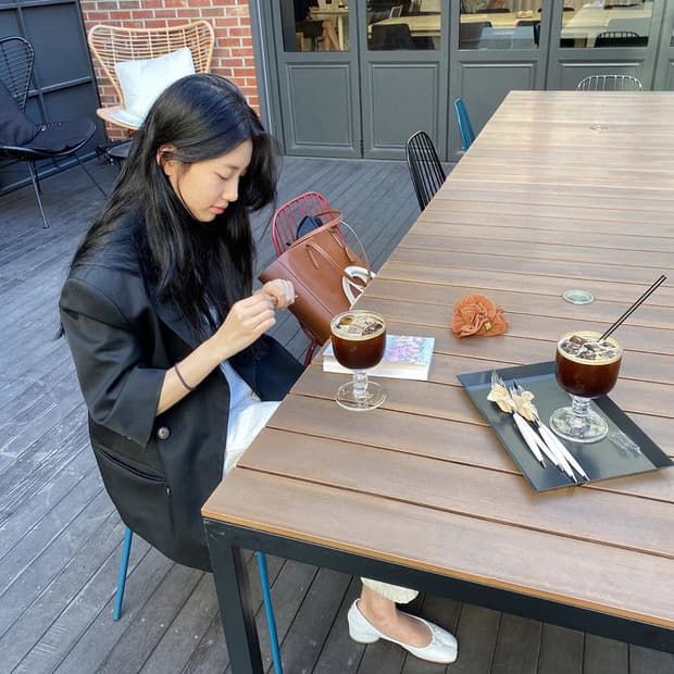 Nàng công sở chỉ follow Suzy sẽ học được “tá” tips mix đồ cực điệu đà