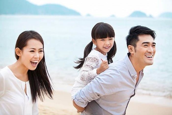 Các nhà khoa học Nga: Đàn ông siêng làm việc nhà con cái sẽ rất giỏi