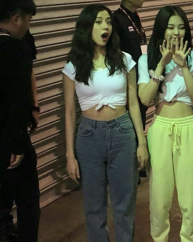 Ngắm body của BLACKPINK ở cự li gần: Eo của Lisa nhỏ đến khó tin