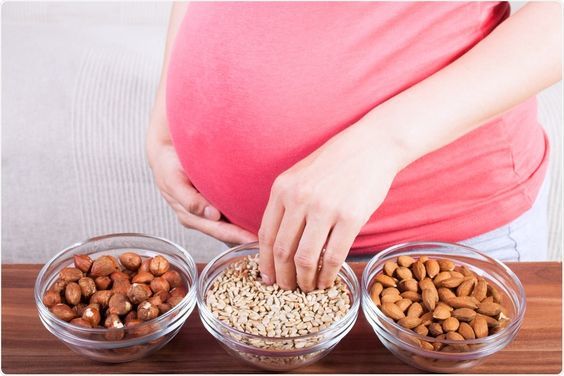 7 quan niệm sai lầm: Nghỉ ngơi bớt đau lưng, chỉ dùng 10% bộ não
