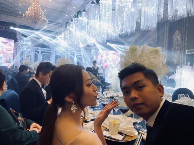 Ngọc Lan gỡ ảnh avatar hạnh phúc, Han Sara selfie cùng Daesung