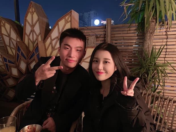 Ngọc Lan gỡ ảnh avatar hạnh phúc, Han Sara selfie cùng Daesung