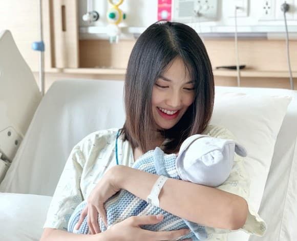 Vợ chồng Nhi - Thắng trở lại Phú Quốc, Lan Ngọc đăng ảnh gầy gò méo mó