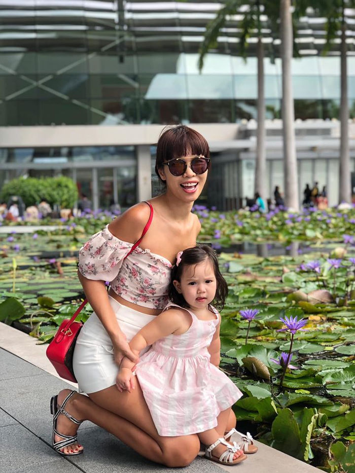 Những cặp mẹ con sành điệu hàng hiệu của Vbiz khiến CDM thích mê