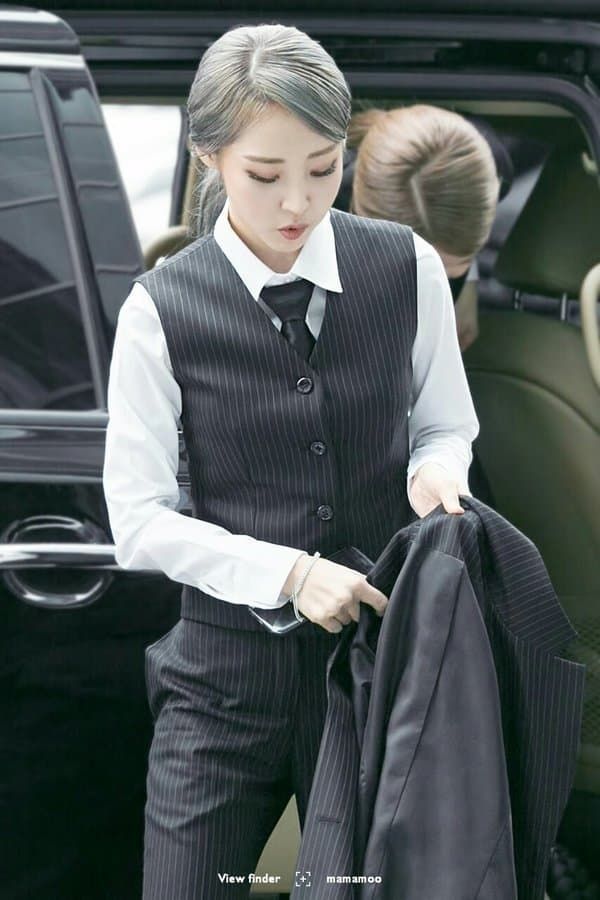 Những idol nữ chỉ cần diện suit cũng khiến fan “đổ rầm rầm”