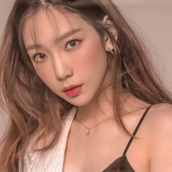 Là thành viên đầu tiên trong nhóm hát solo, nhiều idol Kpop đã tạo hit