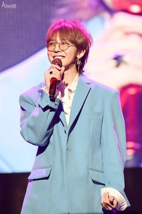 Là thành viên đầu tiên trong nhóm hát solo, nhiều idol Kpop đã tạo hit