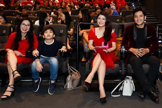NS Kim Xuân thương con dâu hơn con đẻ, bắt con trai xuống nước trước