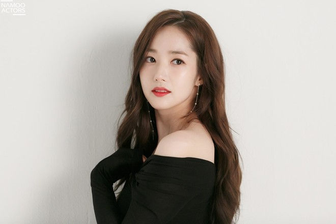 'Nữ hoàng dao kéo' Park Min Young bất ngờ thay đổi diện mạo mới
