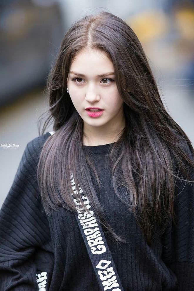 Nữ thần lai Jeon Somi đi thi đại học gây náo loạn vì visual đỉnh cao