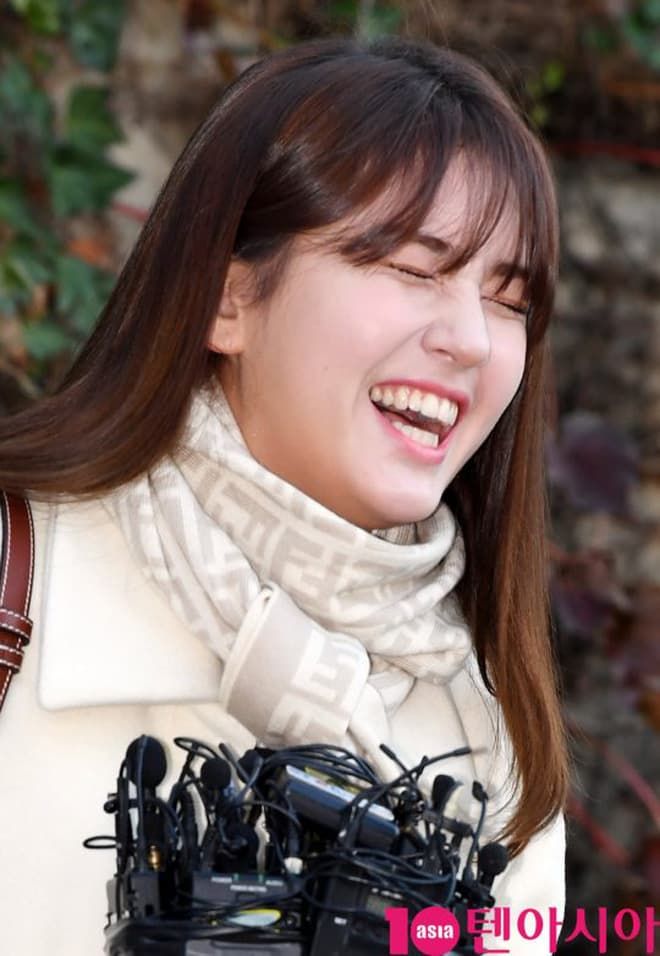 Nữ thần lai Jeon Somi đi thi đại học gây náo loạn vì visual đỉnh cao