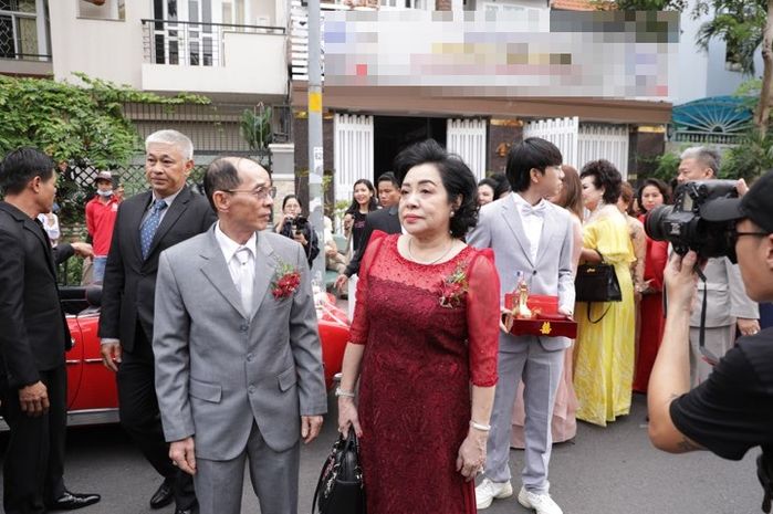 Ông Cao Thắng và loạt khoảnh khắc hạnh phúc hết nấc trong lễ rước dâu
