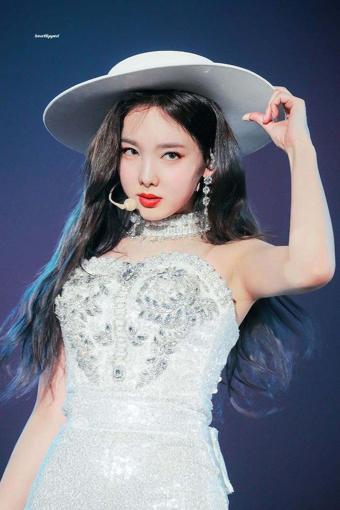 Jennie, Irene bị hiểu lầm vì khuôn mặt như đang quạu với cả thế giới