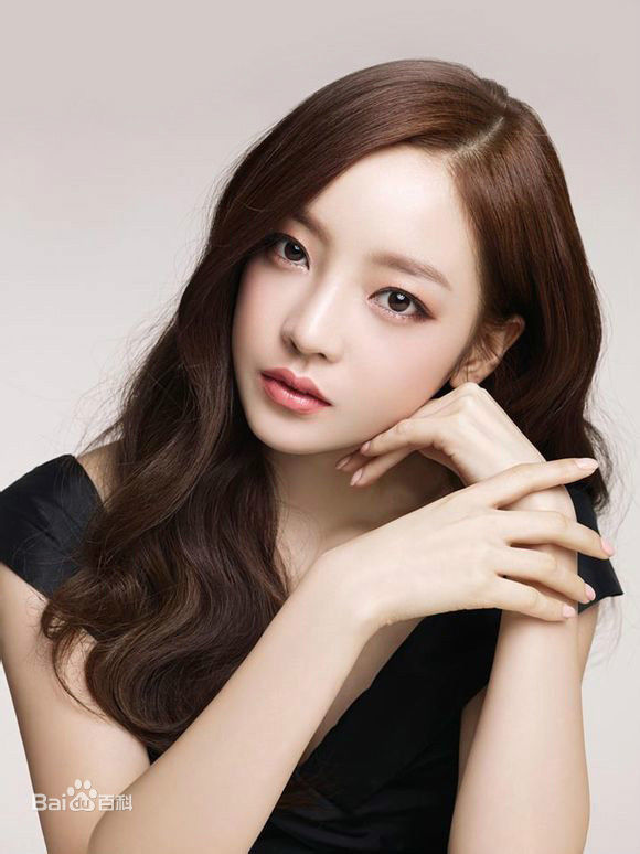 Phẫn nộ với hành động ấn like bài viết anti Goo Hara từ bạn trai cũ