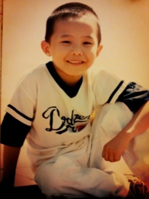 Phát sốt với ảnh thời bé đáng yêu cực giống nhau của IU - G-Dragon