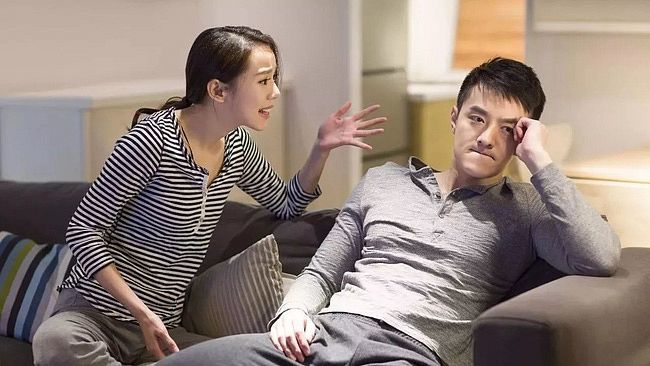 Phụ nữ hay cằn nhằn, ăn mặc lôi thôi...khiến đàn ông không muốn về nhà