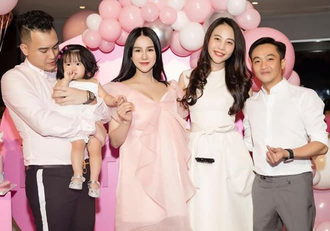 Tái xuất sau sinh: Phương Mai mất 1 tuần, Diệp Lâm Anh chỉ mất 1 ngày