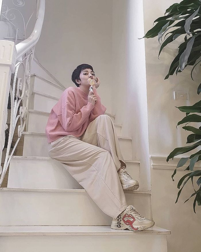 Quỳnh Anh ẩn ý có tình mới, chủ tịch Sơn Tùng ký hợp đồng đầu tư