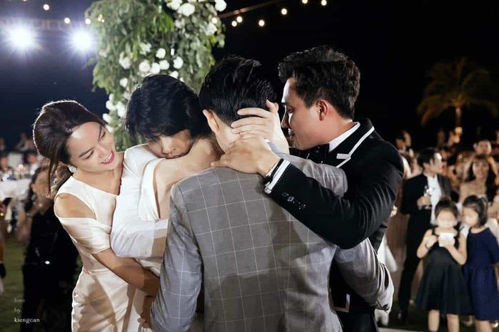 Sam đọ sắc bạn gái cũ Kim Bum, Lưu Đê Ly bị bóc mẽ photoshop quá đà