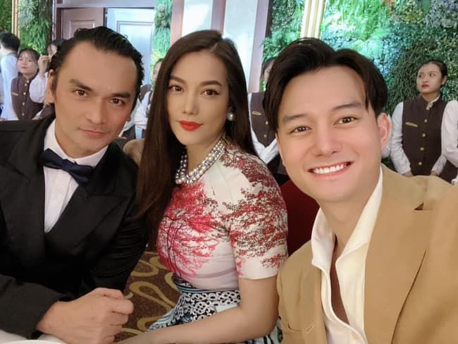 Sam đọ sắc bạn gái cũ Kim Bum, Lưu Đê Ly bị bóc mẽ photoshop quá đà
