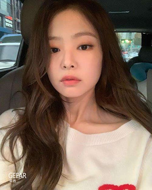 Sao Hàn tô son màu nude: Jennie, Rosé ai mới là người đẹp xuất sắc?