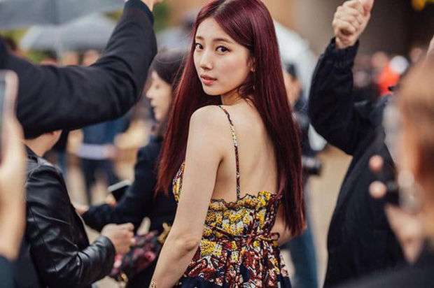 Sao showbiz đọ lưng trần gợi cảm: Lisa - Jennie nuột nà không tì vết