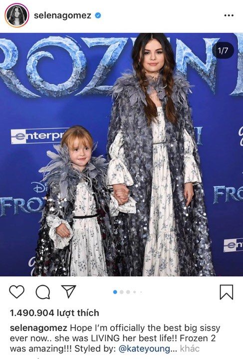 Selena Gomez đẹp như công chúa, hôn môi em gái trên thảm đỏ “Frozen 2”