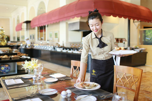 Buffet sáng free, khách tưởng lợi nhưng đã bị nhà hàng bòn rút