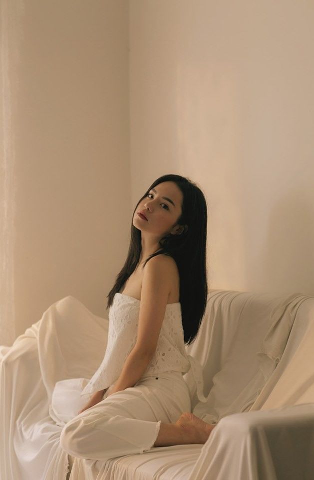 Thái Trinh viết tâm sự hậu chia tay, CDM không quên nhưng phải buông