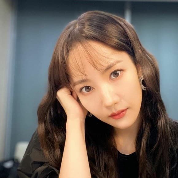 Park Min Young trẻ trung như gái đôi mươi, khoe eo nhỏ nhắn khó tin