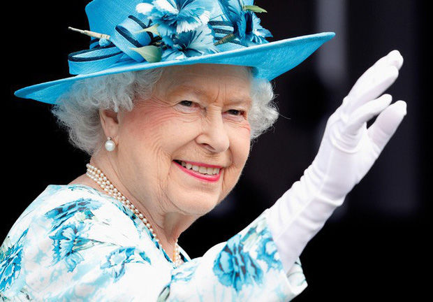 Thủ thuật make up giúp hack tuổi cực đỉnh của Nữ hoàng Elizabeth II