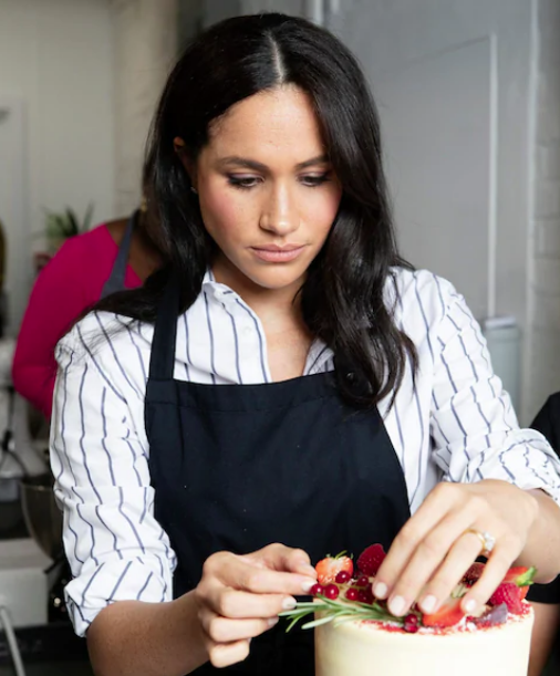 Hạn chế thịt đỏ, thêm rau củ... bí quyết giữ dáng của Meghan Markle