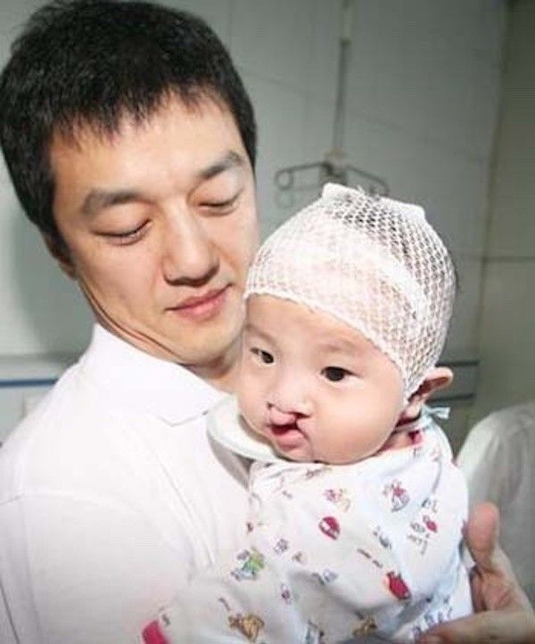 Lý Á Bằng: Sinh con có khuyết điểm, dù nổi loạn vẫn yêu chiều hết mực
