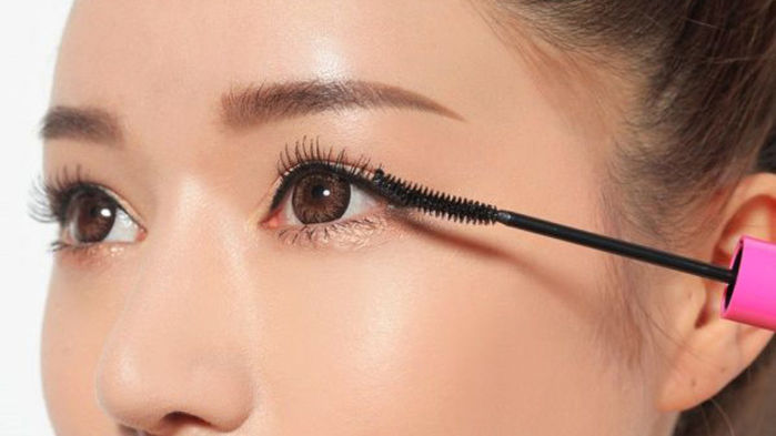 Tiến sĩ Sairah Malik: Bọ ve có thể xuất hiện sau khi nối mi