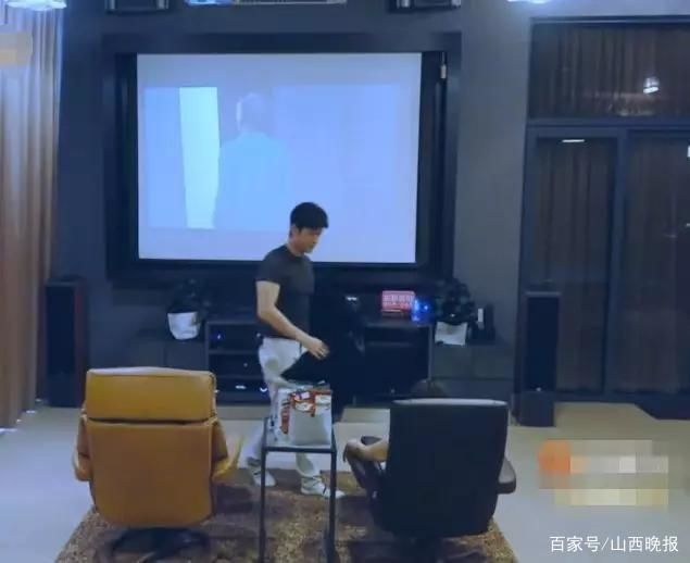 Trần Kiều Ân bị đồn quen trai trẻ kém 9 tuổi, nhà có trực thăng riêng