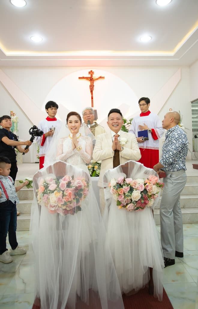 Ngắm khoảnh khắc đẹp và hạnh phúc của Bảo Thy trong hôn lễ kín tiếng