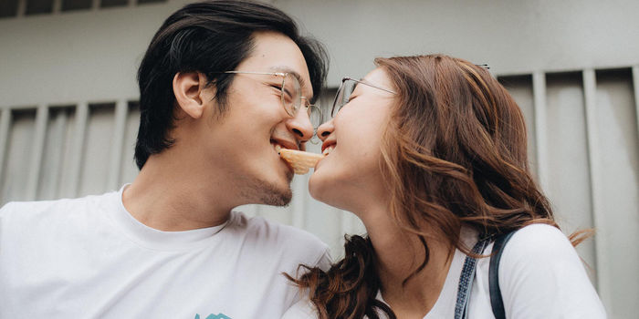Trong hôn nhân, phụ nữ sống càng ít căng thẳng thì chồng càng thọ hơn