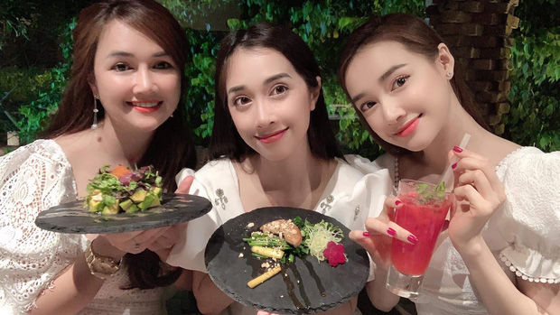 Trường Giang tự pha nước cho vợ, Hoài Linh lần đầu diện cả cây đồ hiệu