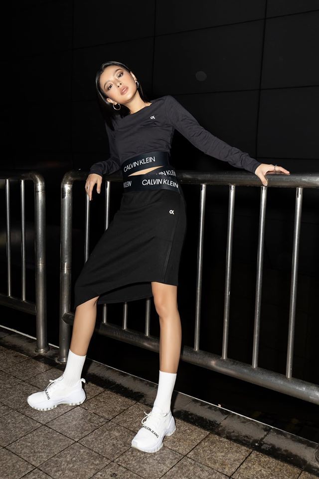 Tú Hảo, fashionista mặc đồ thu đông kín cổng cao tường vẫn đẹp