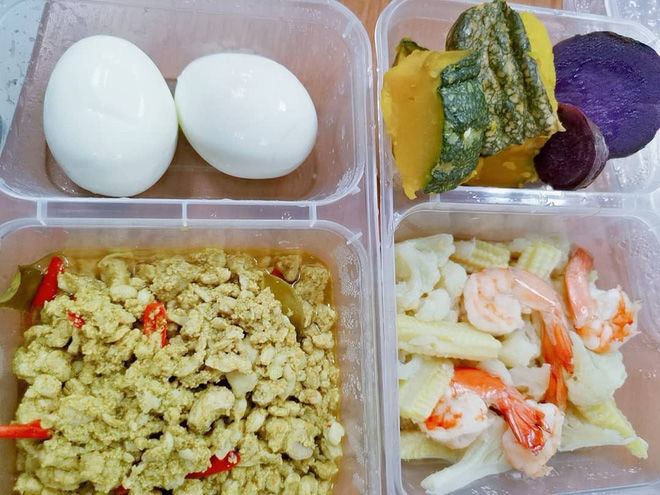 Từng nghiện buffet và nước ngọt, cô gái giảm 30kg nhờ tập tạ, ngủ sớm