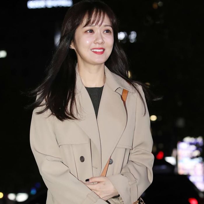 “Tuổi băm” vẫn hóa thiếu nữ với tóc mái thưa: Nể nhất Park Min Young